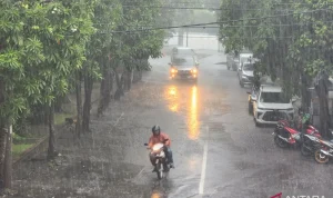 Cuaca Surabaya Hari Ini: Hujan Deras dan Banjir di Tengah Musim Kemarau