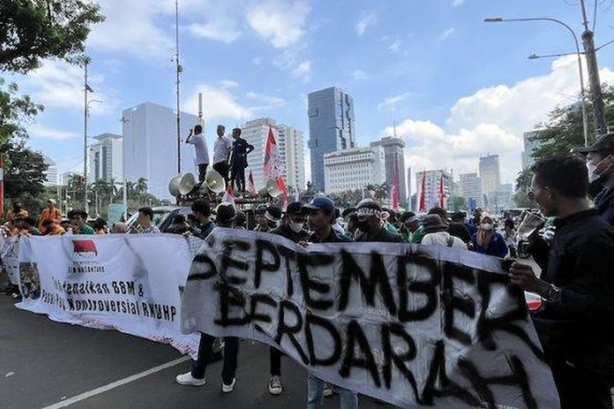 Demonstrasi di Cikini dan Bundaran HI: Reaksi Atas Kenaikan Harga Pertamax