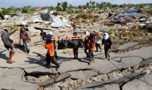 Gempa Bumi M 6,7 Guncang Palu, Warga Panik dan Bangunan Rusak