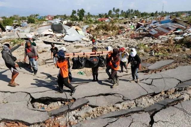 Gempa Bumi M 6,7 Guncang Palu, Warga Panik dan Bangunan Rusak