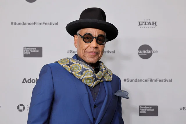 Giancarlo Esposito, Bintang Breaking Bad, Dikabarkan Memeluk Agama Islam