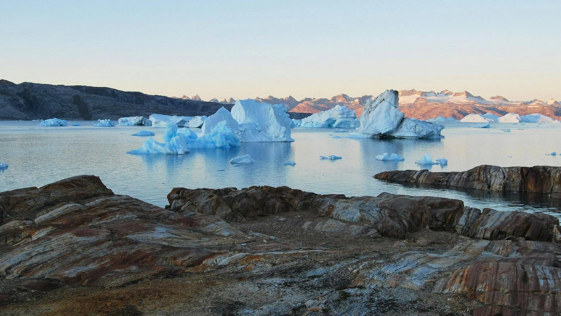 Greenland: Keindahan Fjord Es yang Mengagumkan dan Kaya Sumber Daya