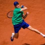 Jannik Sinner Mengalami Kondisi Darurat di Roland Garros, Sementara Maja Chwalinska Melompat ke Peringkat 21 Dunia