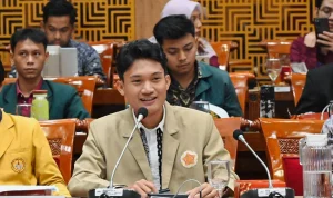 Ketua BEM UGM 2025 Tiyo Ardianto Temukan Alat Pelacak di Bawah Mobilnya