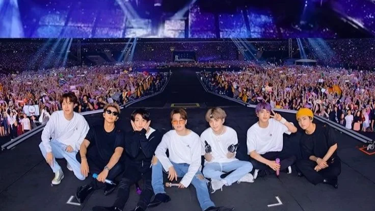 Konser BTS di Jakarta Ludes Terjual, Penghasilan Grup K-Pop Ini Tembus Rp3,6 Triliun