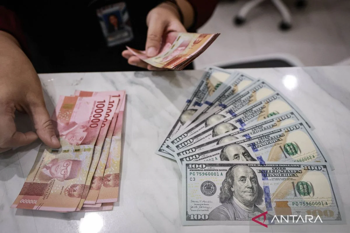 Kurs Dolar AS Menguat, Rupiah Melemah hingga Sentuh Rp 17.900 per Dolar
