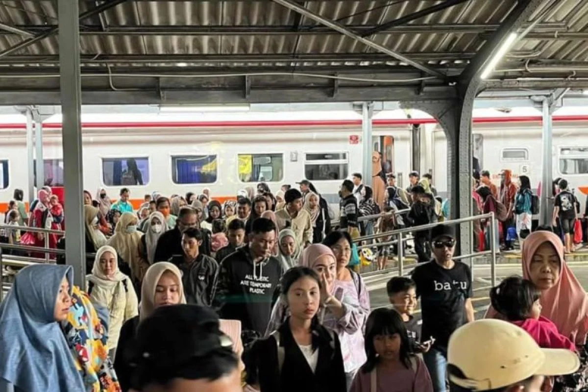 Libur Panjang Idul Adha 2026: Cerita di Balik Peningkatan Penumpang Kereta Api dan Warga yang Menyambut dengan Penuh Makna