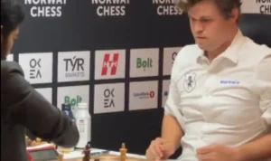 Magnus Carlsen Dikalahkan di Kejuaraan Catur Dunia