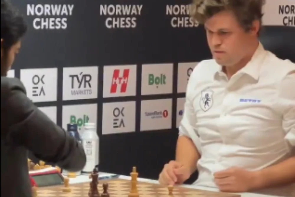 Magnus Carlsen Dikalahkan di Kejuaraan Catur Dunia