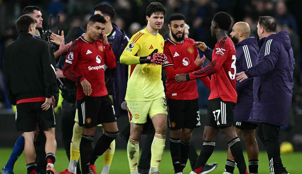 Manchester United Incar Penjaga Gawang Skotlandia Angus Gunn di Piala Dunia 2026