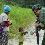 Marinir TNI AL Gelar Patroli Humanis di Paniai Papua Tengah