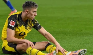 Nico Schlotterbeck: Cedera Pergelangan Kaki Menghentikan Langkahnya di Piala Dunia