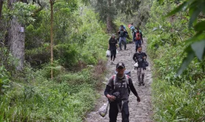 Pendakian Gunung Lawu Dibuka 24 Jam pada Malam 1 Suro, Jeratan TPPU dalam Kasus Korupsi MBG, dan Kontroversi Pokemon Go