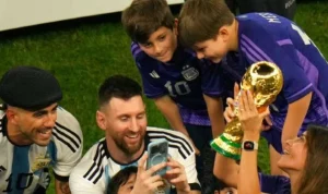 Raúl Jiménez Pecahkan Kutukan Piala Dunia dan Membuat Keluarga Bangga