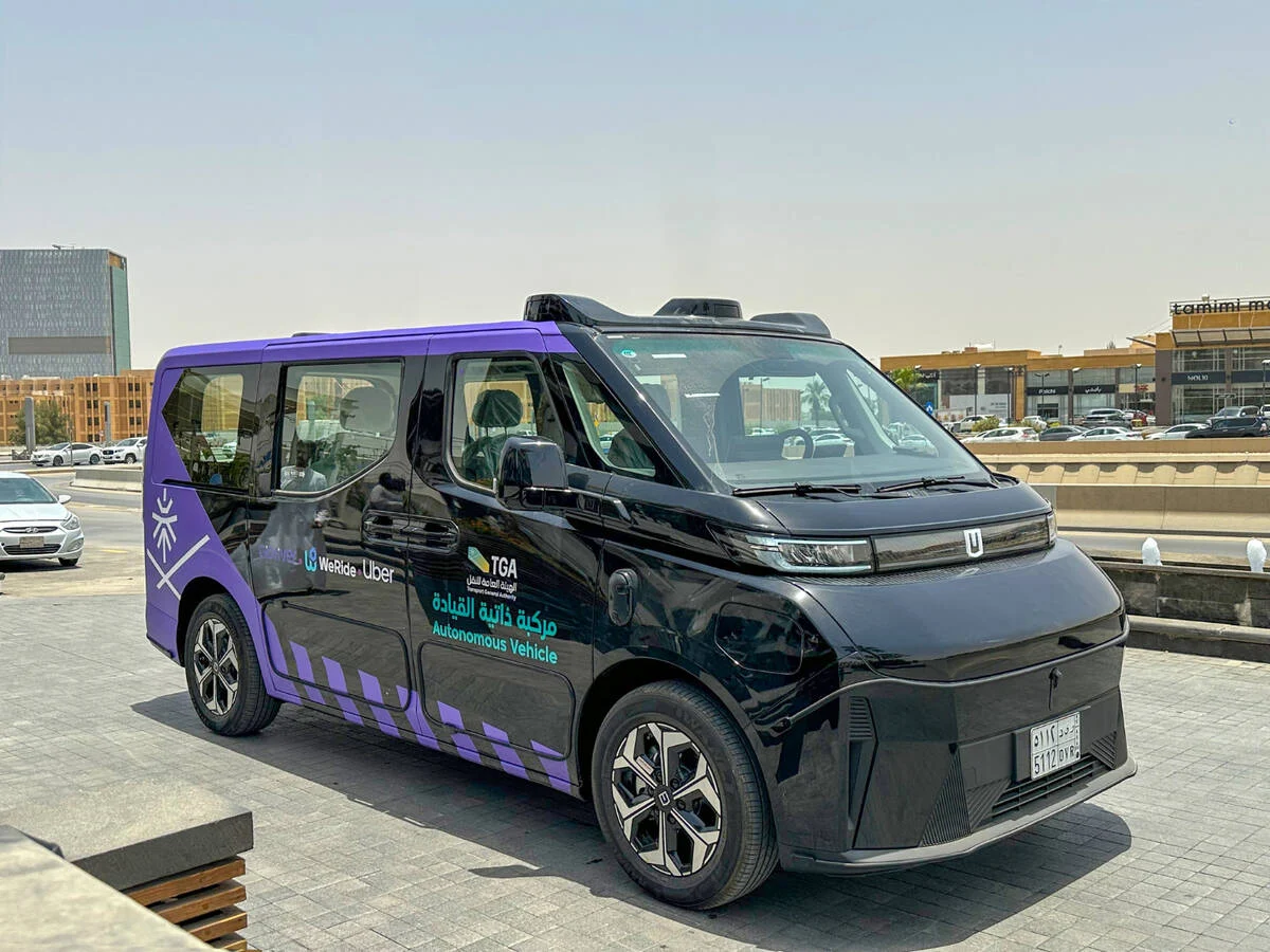 Robotaxi: Masa Depan Transportasi yang Hijau dan Cerdas, Tapi Apakah Aman?