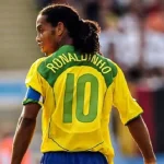Ronaldinho Kembali ke Dunia Sepak Bola di Usia 46 Tahun