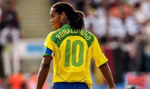 Ronaldinho Kembali ke Dunia Sepak Bola di Usia 46 Tahun