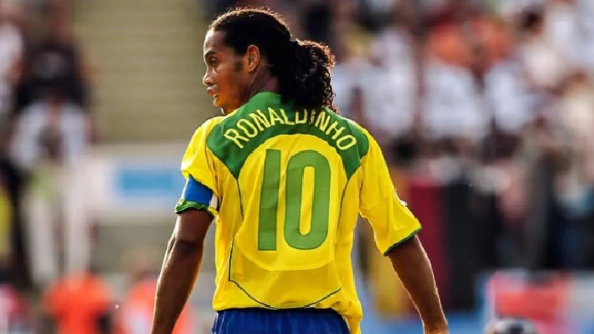 Ronaldinho Kembali ke Dunia Sepak Bola di Usia 46 Tahun