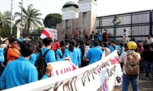 Titik Demo Jakarta Hari Ini: Aksi Mahasiswa dan Integrasi KRL Gambir