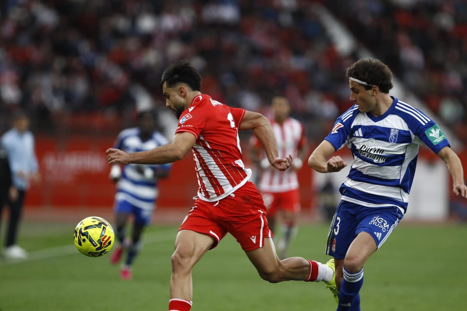 UD Almeria Perkuat Pertahanan dengan Tanda Tangan Jorge Pulido