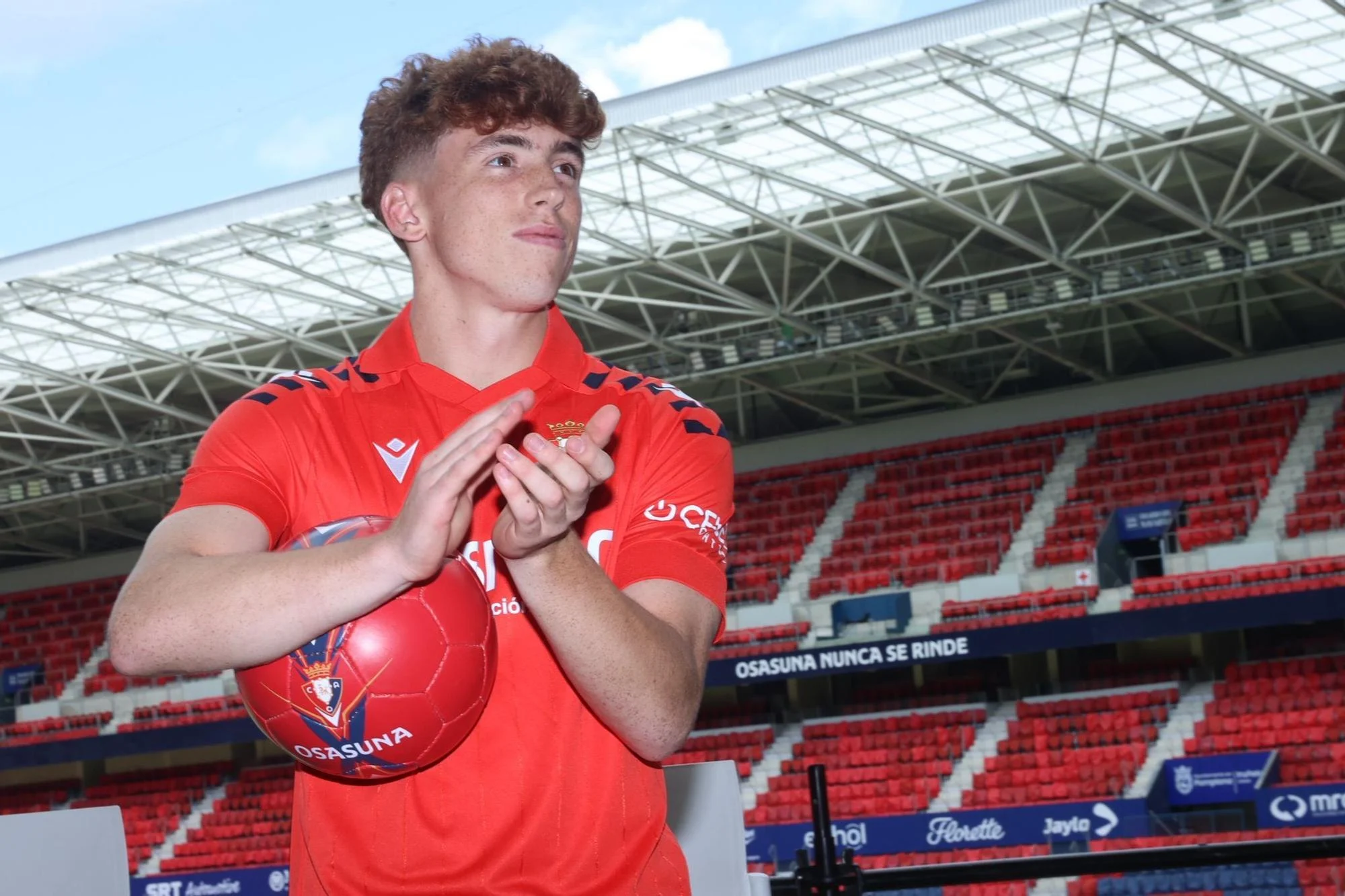 Víctor Muñoz Siap Bersinar di Piala Dunia dan Osasuna