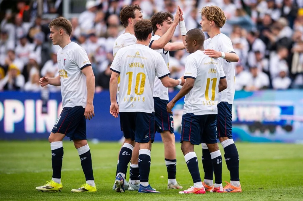 AGF Aarhus Lakukan Keajaiban di Poznan, Lech Poznan Takluk dalam Adu Penalti