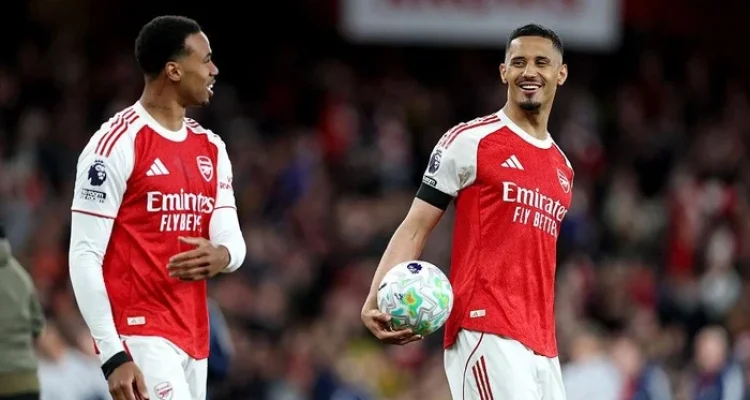 Arsenal Siap Hadapi Tantangan Baru dengan William Saliba di Pusat Pertahanan