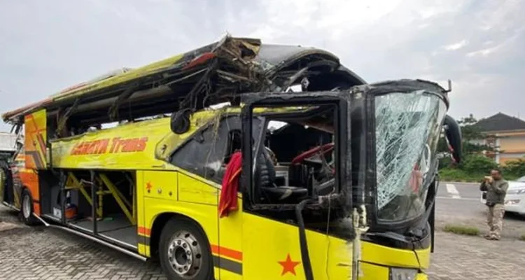 Bus: Kecelakaan dan Perubahan Tarif