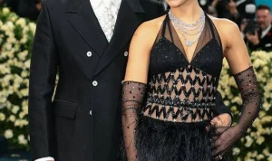 Callum Turner dan Dua Lipa: Dari James Bond Sampai Honeymoon yang Penuh Gaya