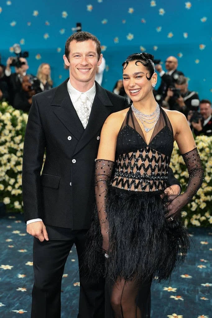 Callum Turner dan Dua Lipa: Dari James Bond Sampai Honeymoon yang Penuh Gaya