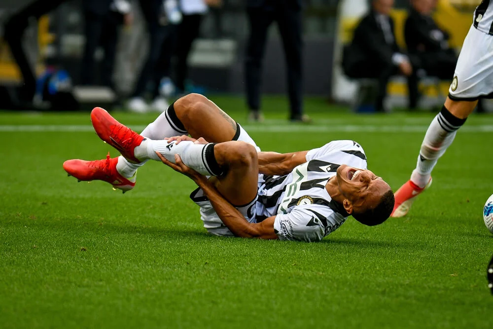 Cedera Pemain Bola: Antara Pemanasan dan Risiko