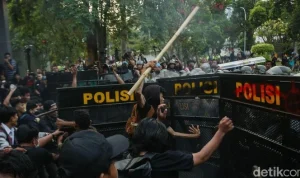 Demo dan Protes Melanda Dunia: Dari Kasus Kematian Anjing Polisi hingga Keputusan FIFA