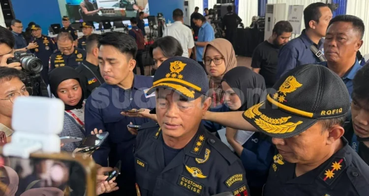 Dirjen Bea Cukai Djaka Budhi Utama Dituding Terima Suap Rp21 Miliar dari Bos Blueray Cargo Dirjen Bea Cukai Djaka Budhi Utama Dituding Terima Suap Rp21 Miliar dari Bos Blueray Cargo