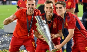 Fabián Ruiz dan Gavi Dibanjiri Tomat Setelah Kemenangan Piala Dunia Spanyol