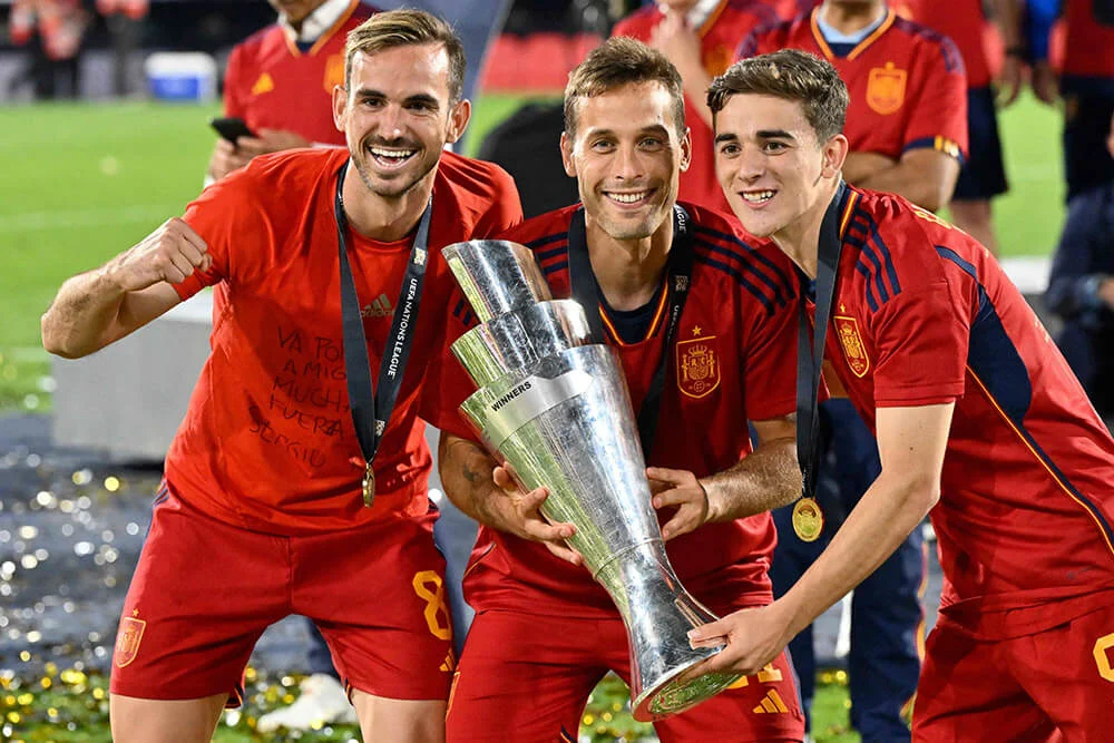 Fabián Ruiz dan Gavi Dibanjiri Tomat Setelah Kemenangan Piala Dunia Spanyol