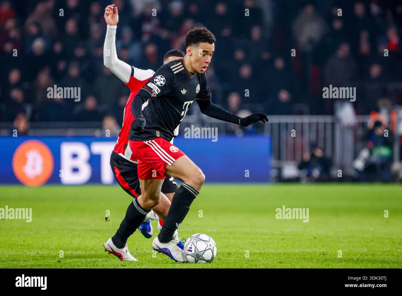 FC Bayern Munchen Hadapi Cederanya Ismael Saibari