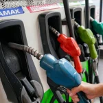 Harga Pertamax Turbo Turun, Masyarakat Antre Panjang Beli BBM Subsidi