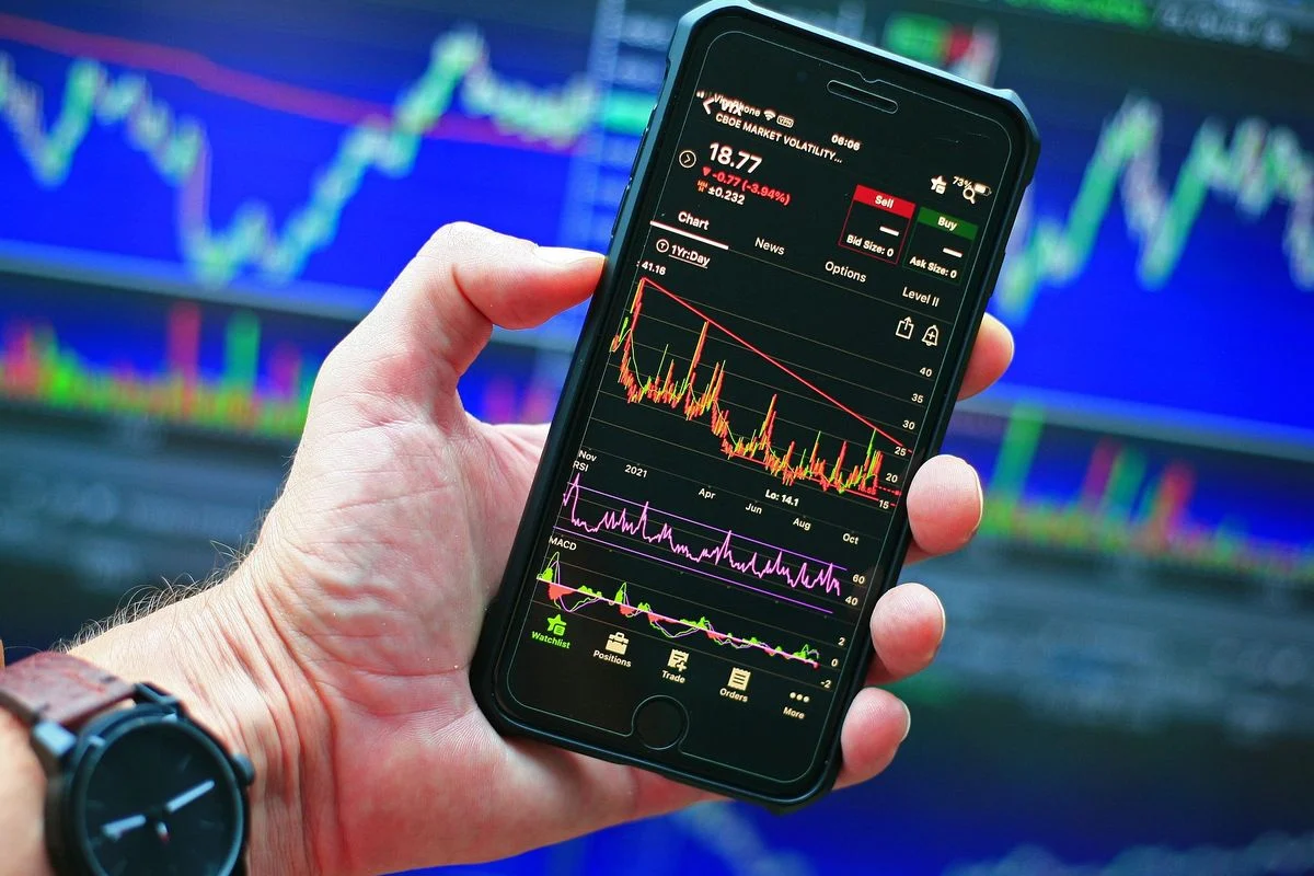 Harga Saham CoreWeave dan Nebius Anjlok, Apakah Mereka Masih Layak Dibeli?