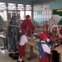 Hari Pertama Masuk Sekolah: Kepadatan Lalu Lintas dan Antusiasme Orang Tua