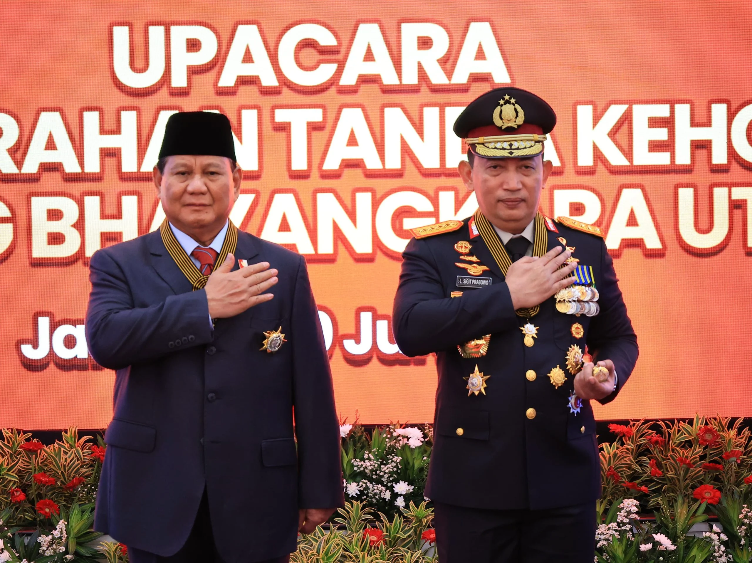 HUT Bhayangkara Ke-80: Presiden Prabowo Terima Medali Kehormatan Polri