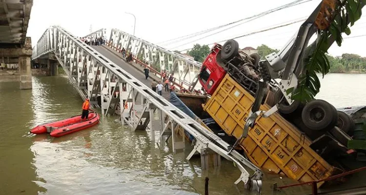 Jembatan Runtuh: Tragedi dan Konsekuensi