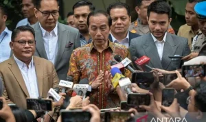 Jokowi dalam Sorotan: Dari Kasus Ijazah Palsu hingga Safari Politik