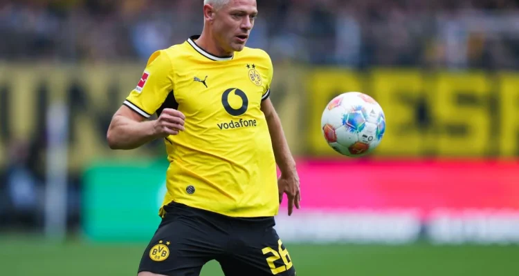 Julian Ryerson Dibidik Manchester United, Namun Cidera Menghantui Pemain Borussia Dortmund