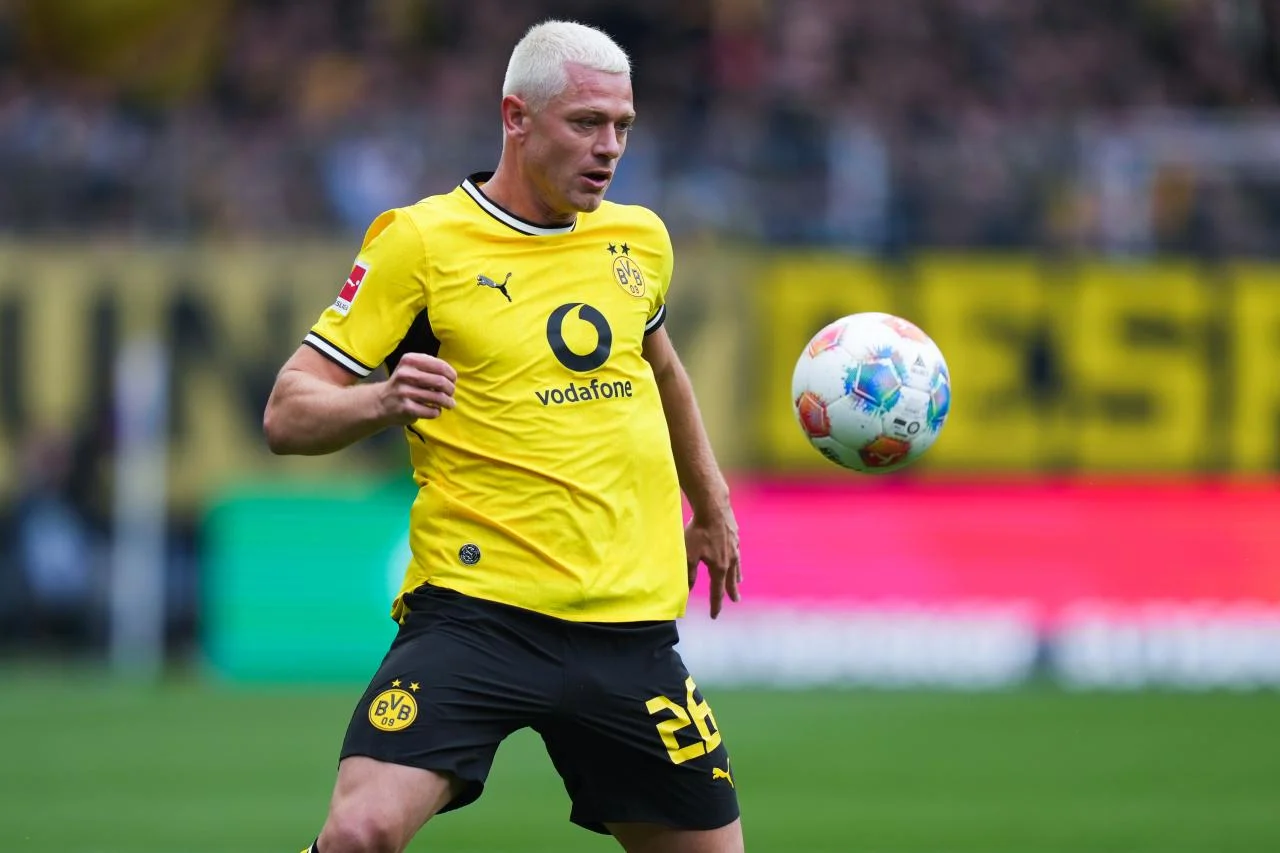 Julian Ryerson Dibidik Manchester United, Namun Cidera Menghantui Pemain Borussia Dortmund