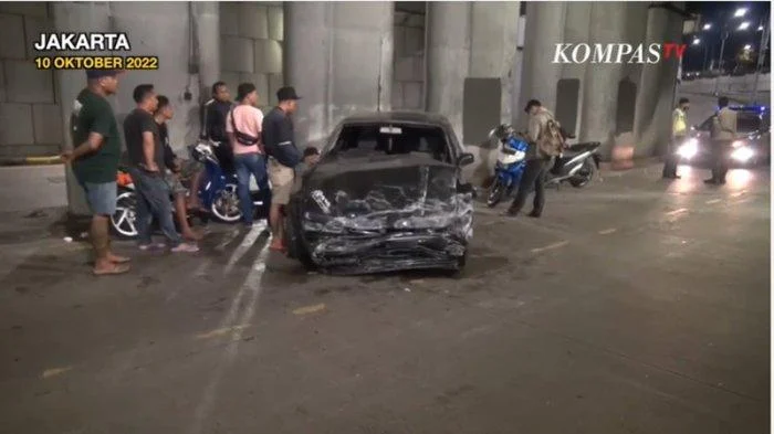 Kasus Korupsi dan Kecelakaan Mobil Mendominasi Berita Hari Ini