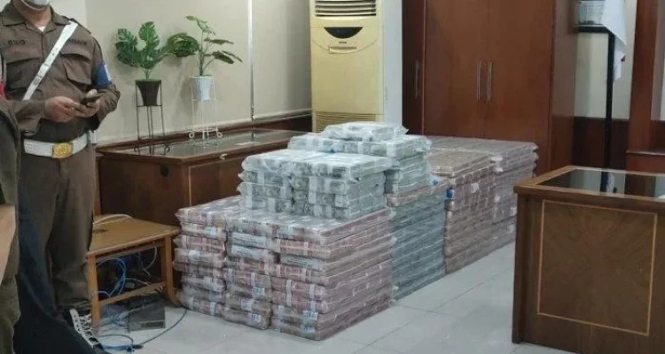 Kasus Korupsi Melanda Jakarta: Polisi Temukan Uang dan Emas Batangan di Rumah Tersangka