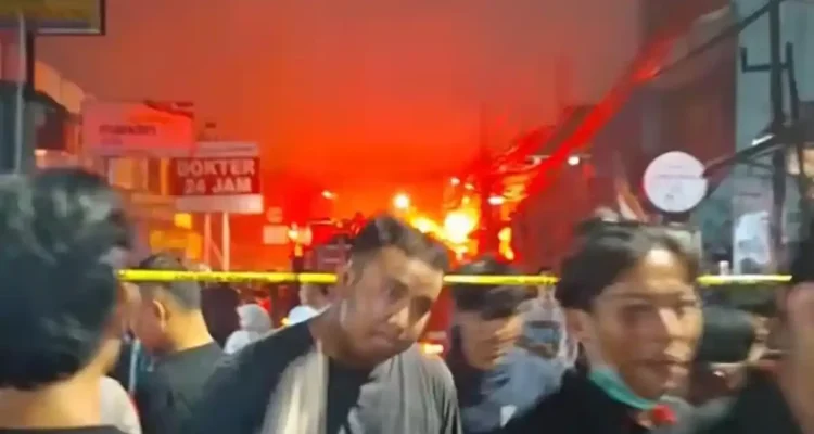 Kebakaran Toko Kue di Pasar Ciputat Tangsel dan Berita Lainnya