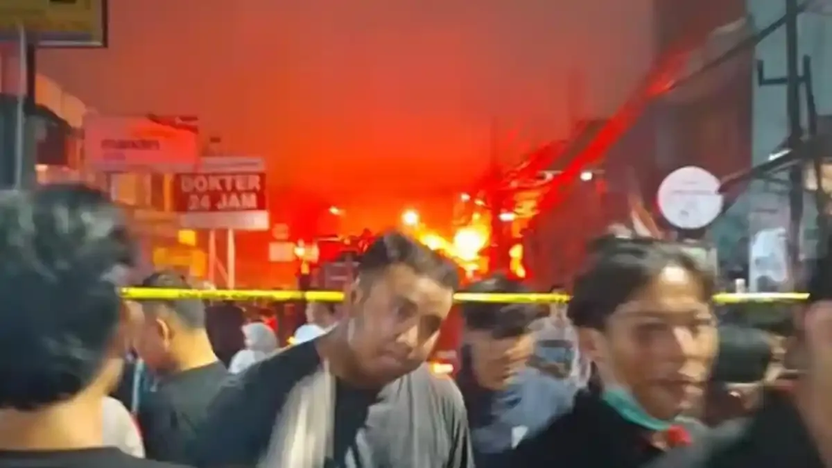Kebakaran Toko Kue di Pasar Ciputat Tangsel dan Berita Lainnya