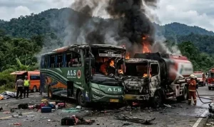Kecelakaan dan Kelangkaan BBM Mengganggu Aktivitas Sehari-hari di Berbagai Daerah