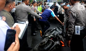 Kecelakaan Maut di Surabaya: Mahasiswa Tewas, Jadwal Shalat dan Kondisi Kecelakaan